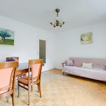Spacious Apartment In Green Location Варшава Екстер'єр фото