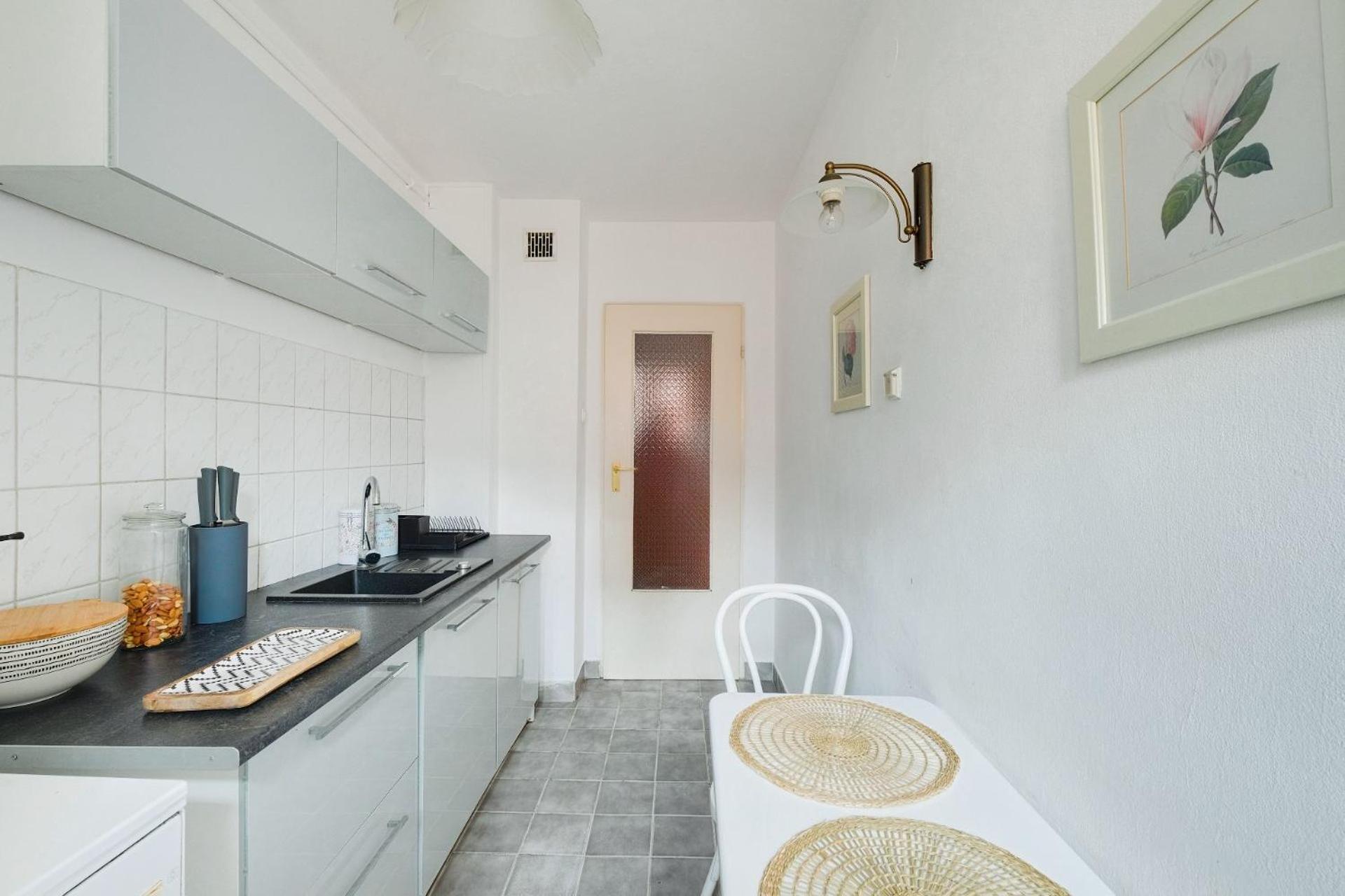 Spacious Apartment In Green Location Варшава Екстер'єр фото