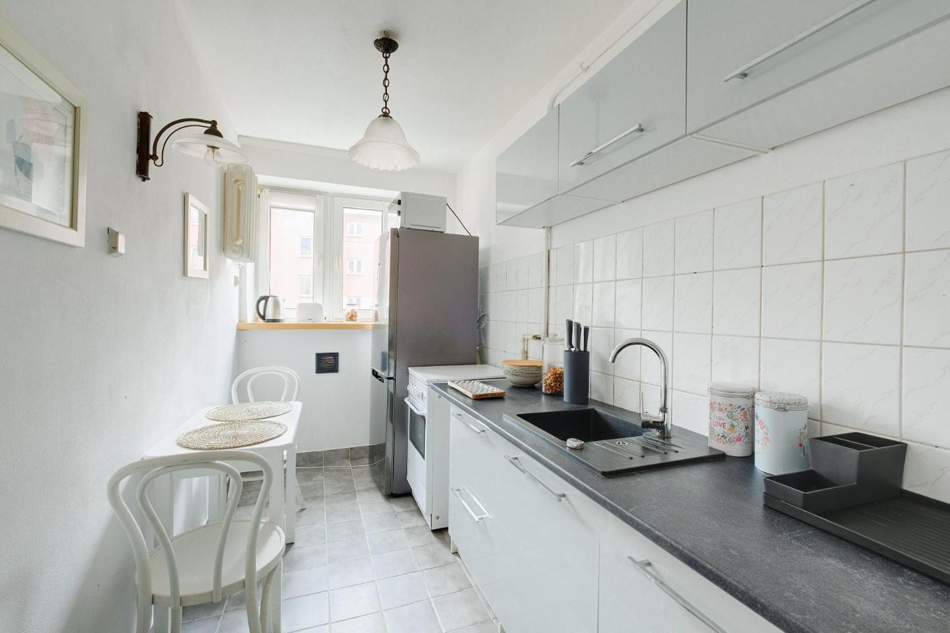 Spacious Apartment In Green Location Варшава Екстер'єр фото